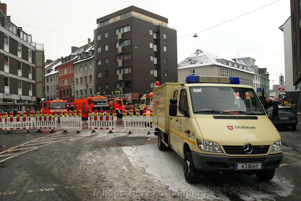 Feuerwehr Rettungsdienst Koelner Rosenmontagszug 2010 P001.JPG